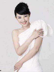 摆烂吃瓜娱乐圈文女主,从边缘小透明到顶级流量