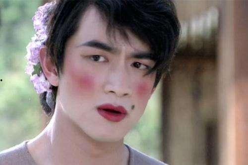 娱乐圈吃瓜小花是谁呀视频,吃瓜小花背后的故事